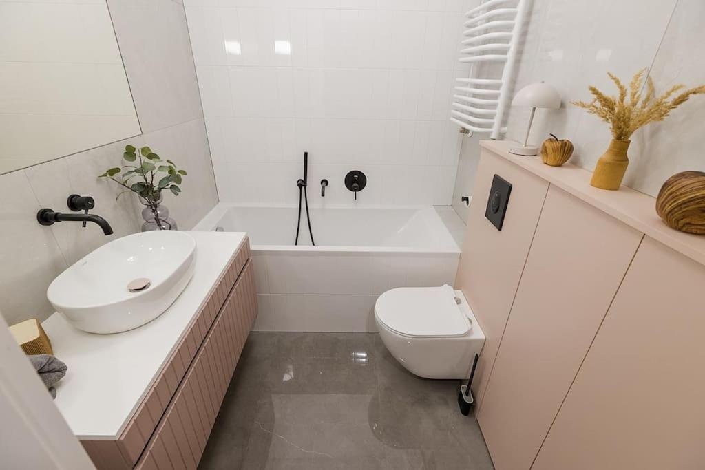 Superapart Klobucka Apt345 Varsó Kültér fotó